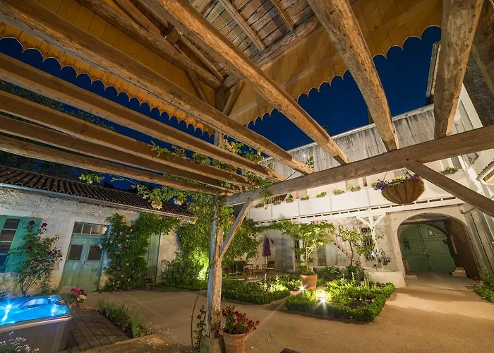 לינה וארוחת בוקר La Cordonnerie 3*