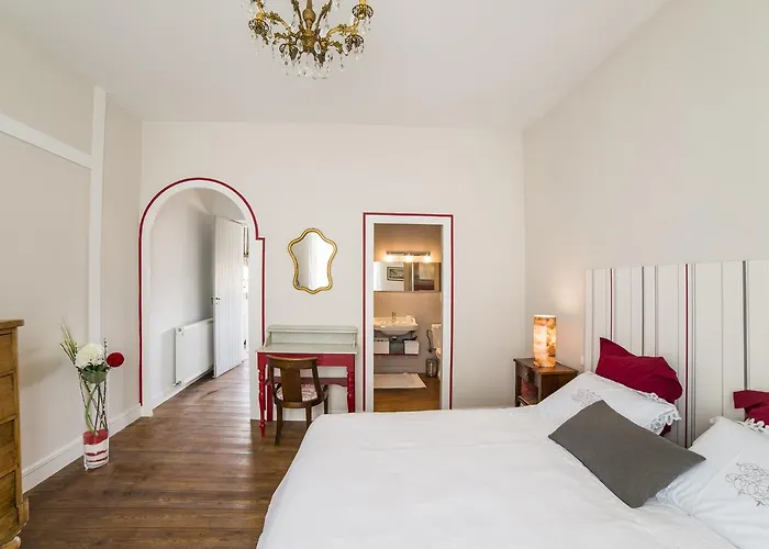 לינה וארוחת בוקר La Cordonnerie 3*